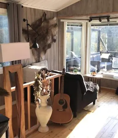 Sjarmerende Og Koselig Hytte Med Badstue