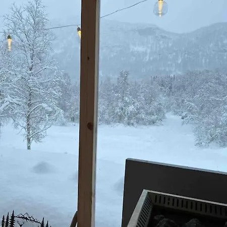 Sjarmerende Og Koselig Med Badstue Feriehus