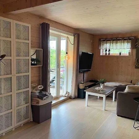 Feriehus Sjarmerende Og Koselig Hytte Med Badstue Tromsø
