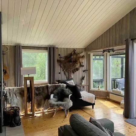 Sjarmerende Og Koselig Hytte Med Badstue * Tromsø